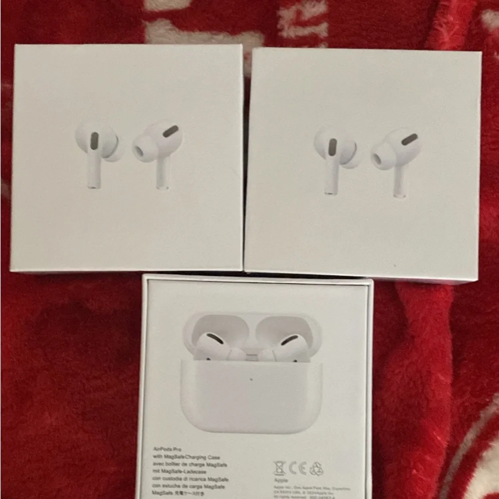 Apple AirPods Pro with Charging Case - White